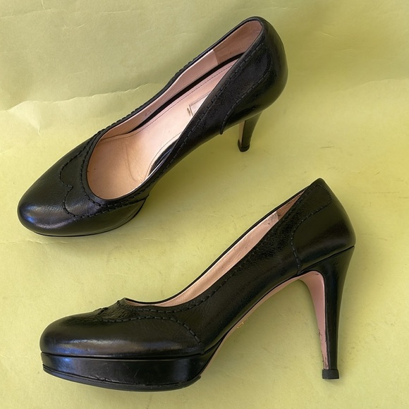 Vintage black Prada leather heels - Picture 4 of 15
